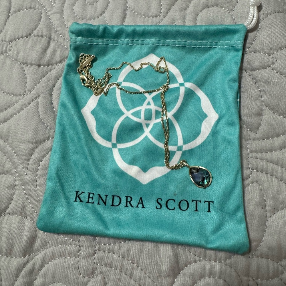 Gold Kendra Scott Necklace